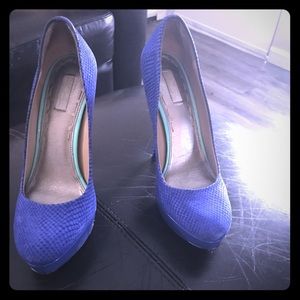 Rachael Roy blue heels size 8